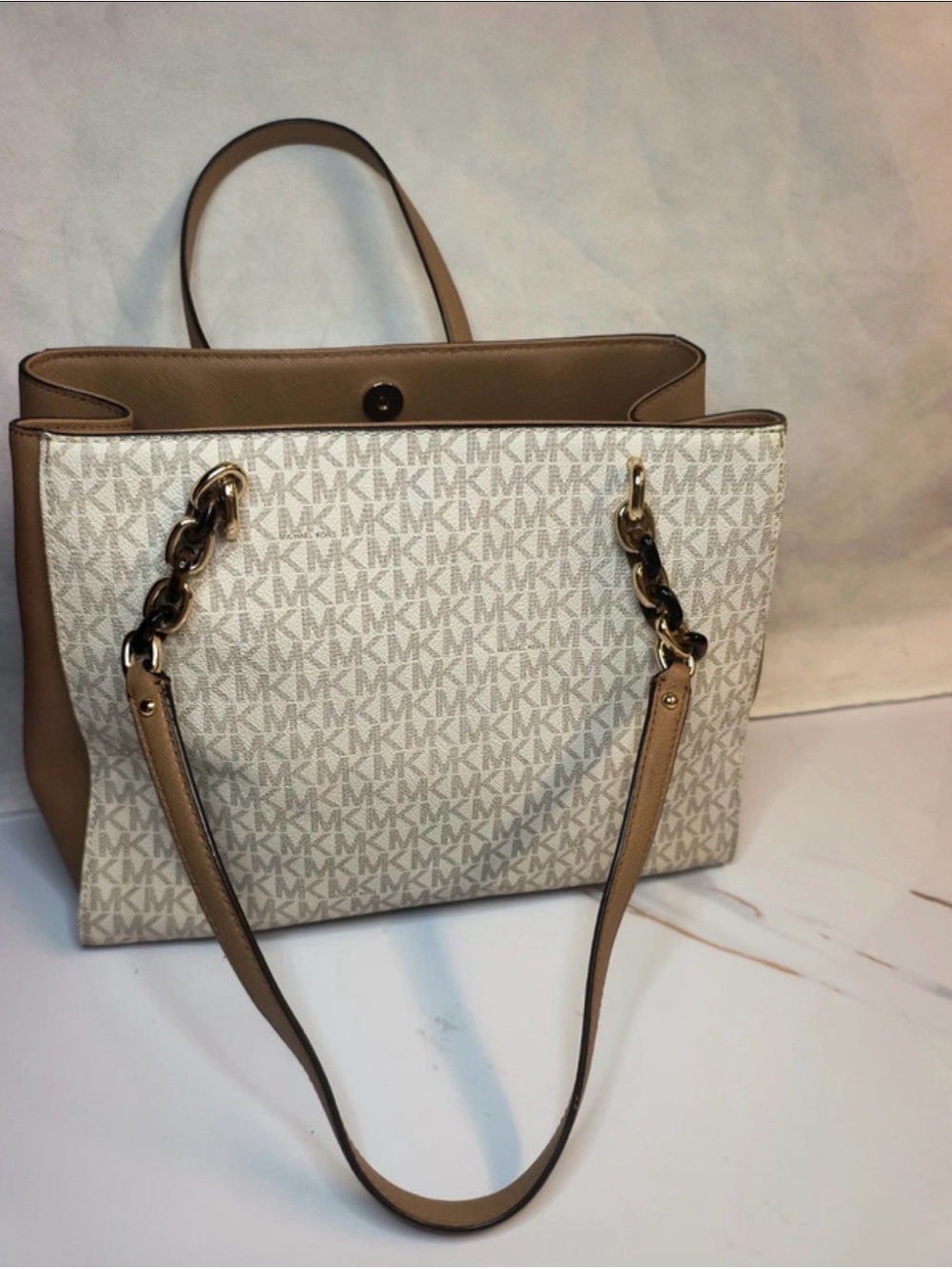 Michael Kors Ivory & Tan Tote with Red Rose Appliqué - Picture 15 of 16
